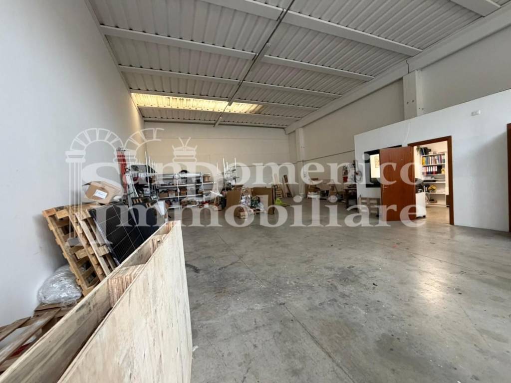 locale commerciale in affitto a Vicopisano