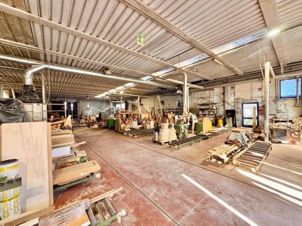 locale commerciale in affitto a Casciana Terme Lari in zona Perignano