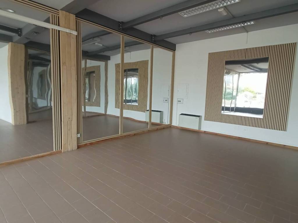 negozio in affitto a Casciana Terme Lari in zona Quattro Strade