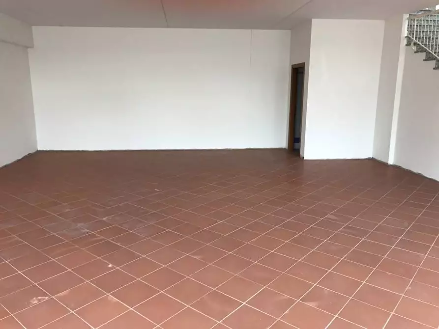 locale commerciale in affitto a Casciana Terme Lari in zona Perignano
