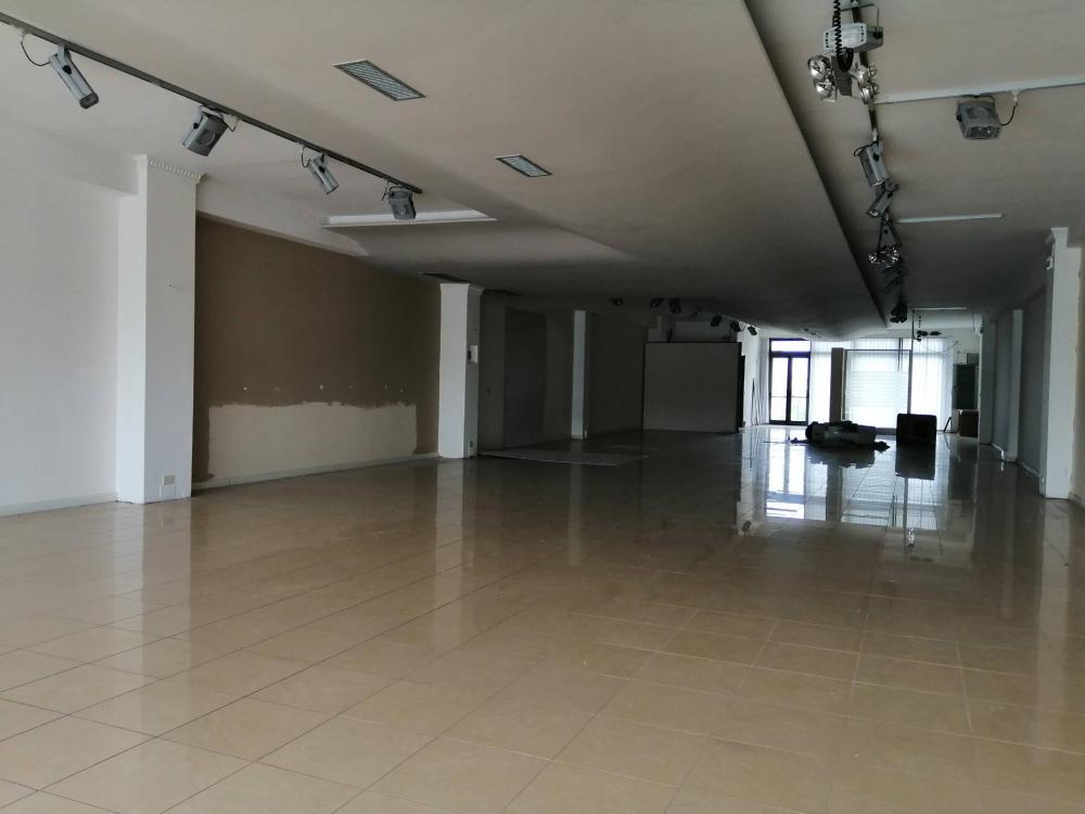 locale commerciale in affitto a Casciana Terme Lari in zona Perignano