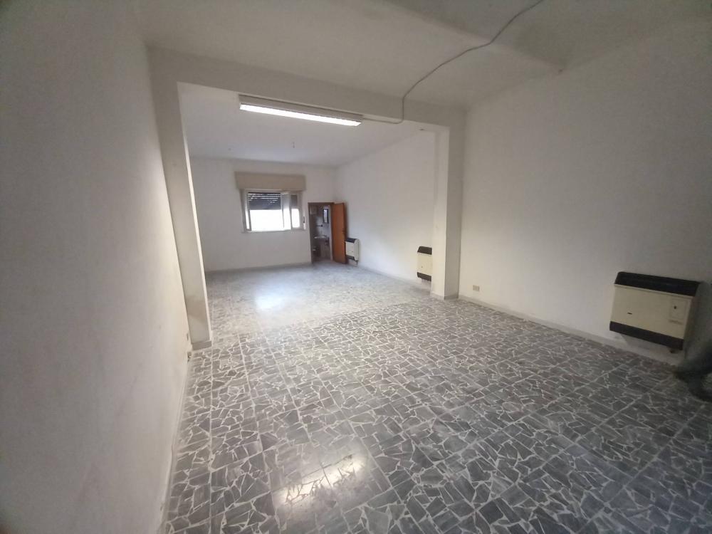 ufficio in affitto a Crespina Lorenzana in zona Cenaia