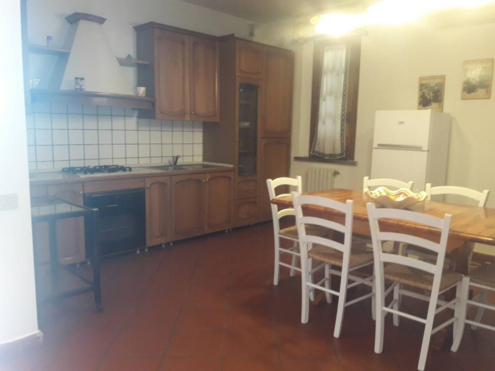 casa indipendente in affitto a Crespina Lorenzana in zona Cenaia