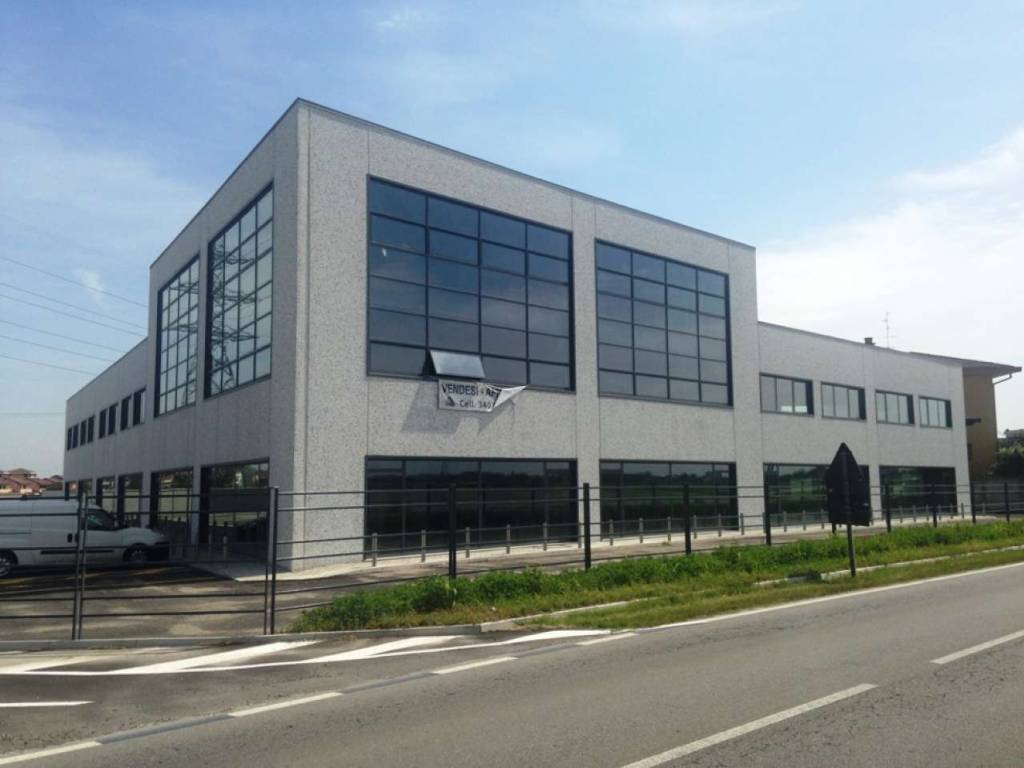 locale commerciale in affitto a Romentino