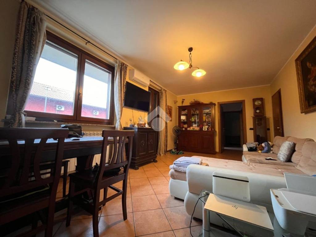 appartamento in affitto a Romentino