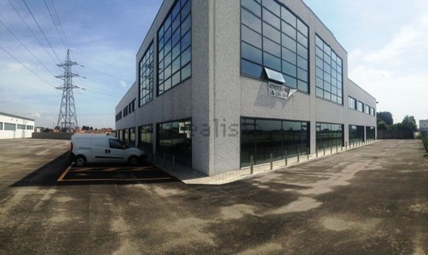 capannone in affitto a Romentino