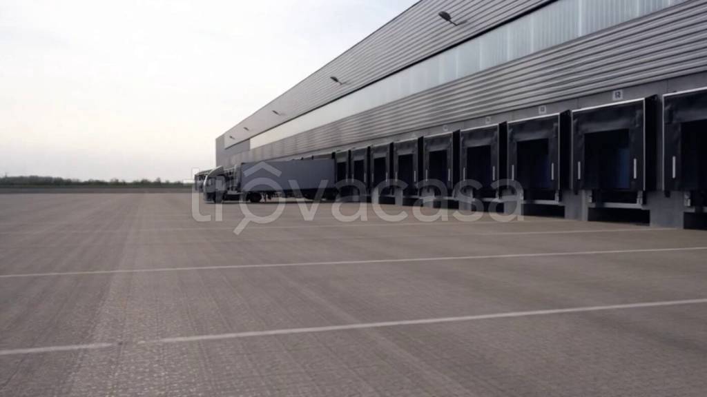 capannone in affitto a Romentino