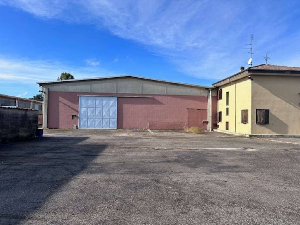 locale commerciale in affitto a San Pietro Mosezzo