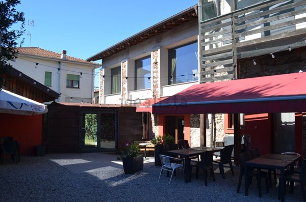 negozio in affitto a Varallo Pombia