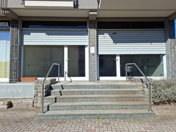 ufficio in affitto a Varallo Pombia