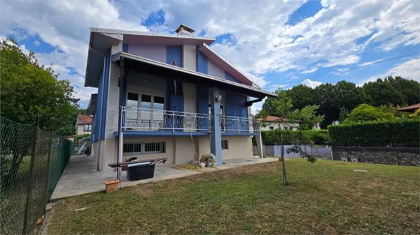 appartamento in affitto a Varallo Pombia