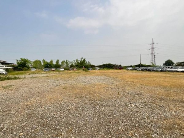 locale di sgombero in affitto a Vicolungo