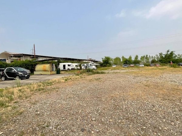 locale di sgombero in affitto a Vicolungo