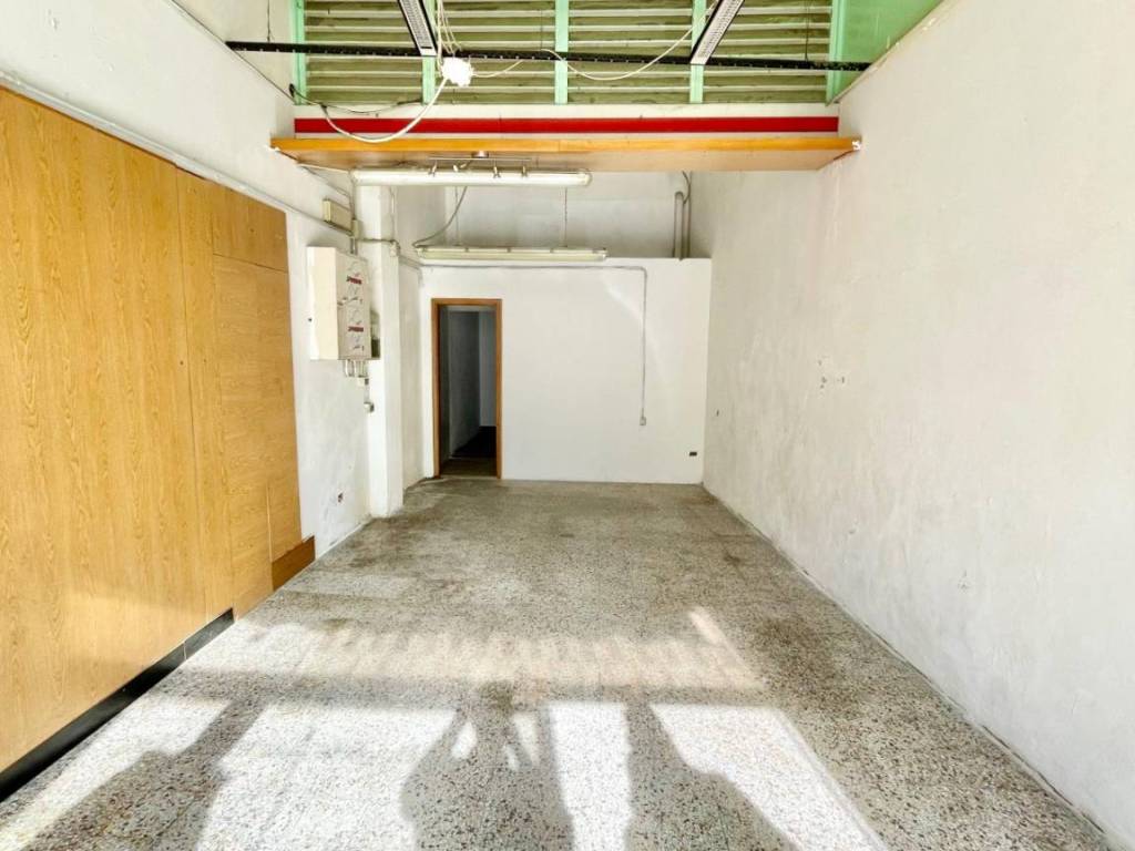 negozio in affitto ad Arezzo
