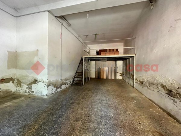 negozio in affitto ad Arezzo in zona Centro Città