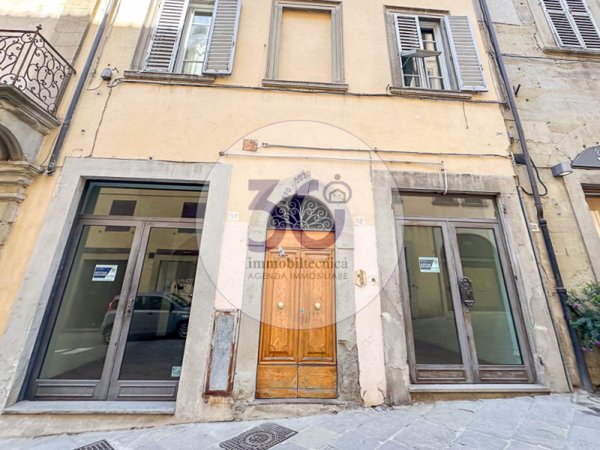 negozio in affitto ad Arezzo in zona Centro Città