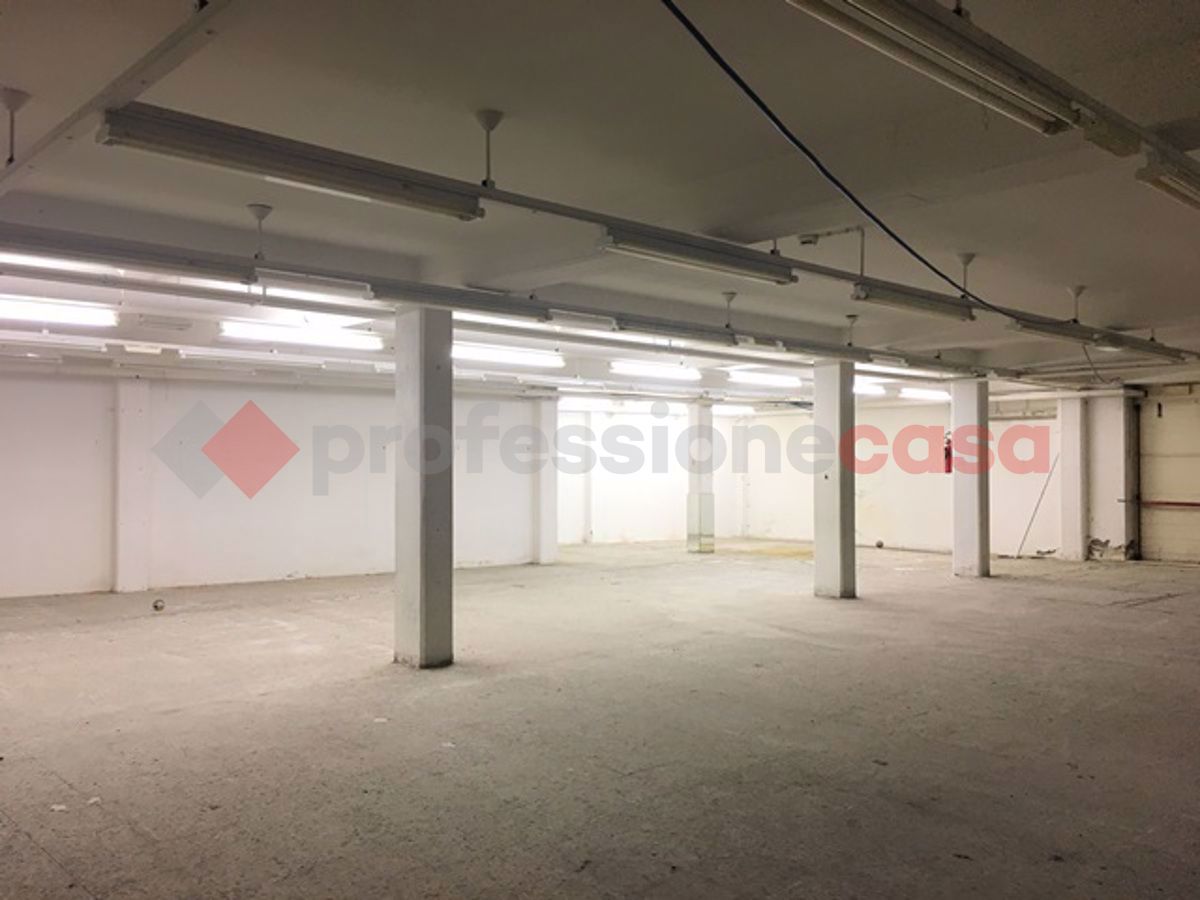 negozio in affitto ad Arezzo in zona Centro Città