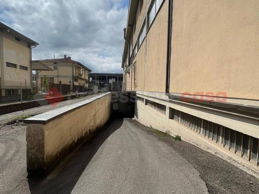 locale commerciale in affitto ad Arezzo in zona Fiorentina