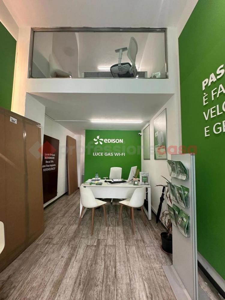 negozio in affitto ad Arezzo in zona Centro Città
