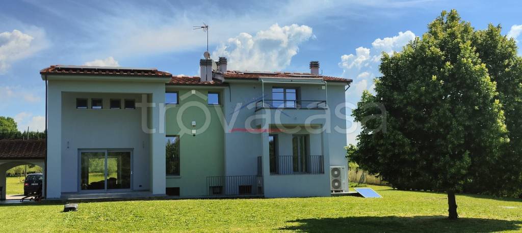 casa indipendente in affitto ad Arezzo in zona Pratantico-Indicatore