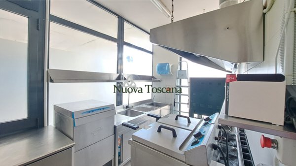 negozio in affitto ad Arezzo