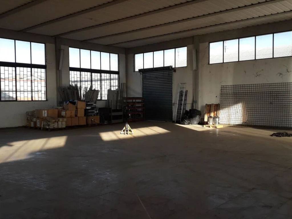 locale commerciale in affitto ad Arezzo in zona Fiorentina