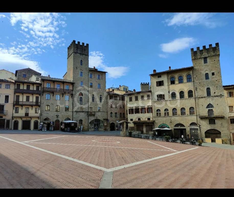 locale commerciale in affitto ad Arezzo