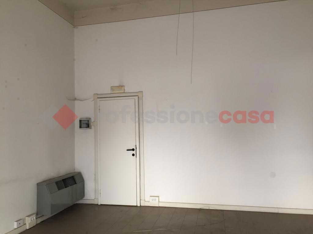 negozio in affitto ad Arezzo in zona Centro Città