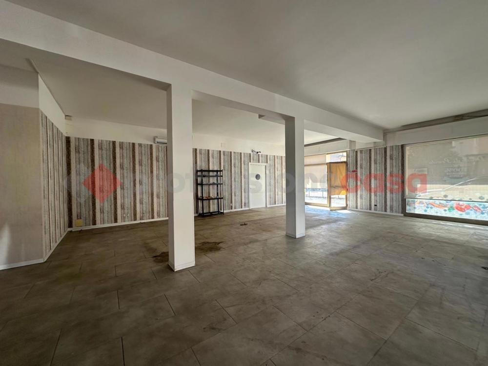 locale commerciale in affitto ad Arezzo