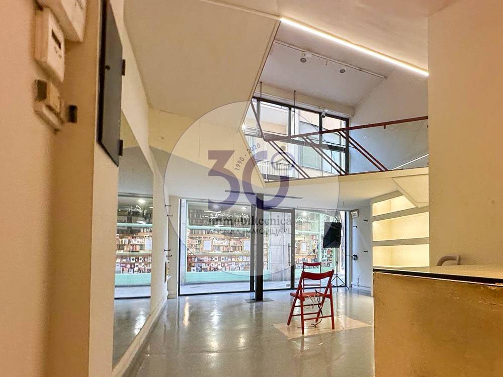 negozio in affitto ad Arezzo in zona Centro Città