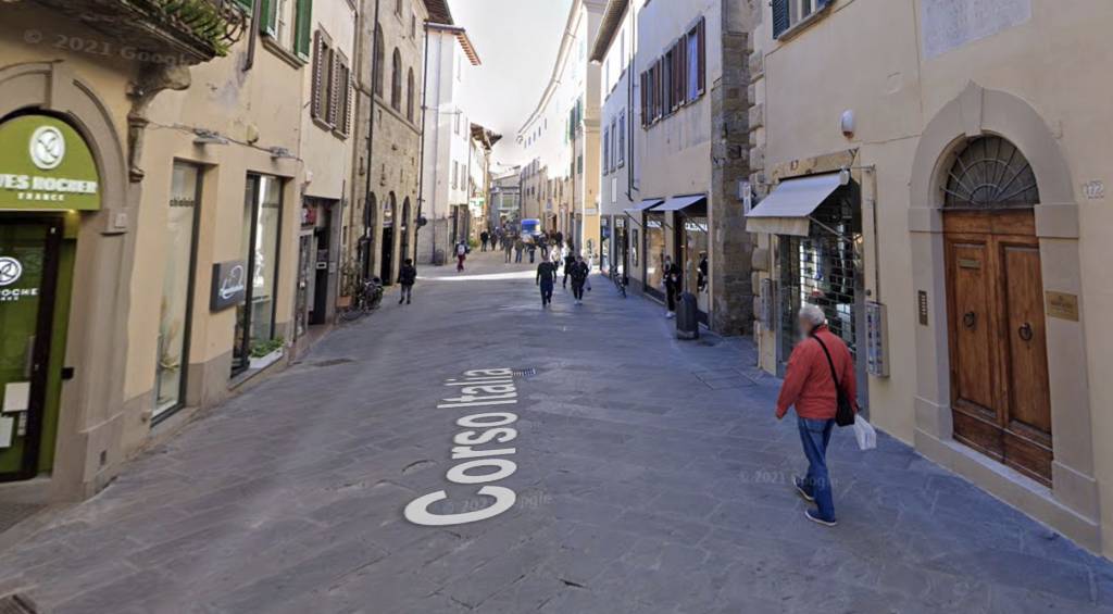 negozio in affitto ad Arezzo in zona Centro Città
