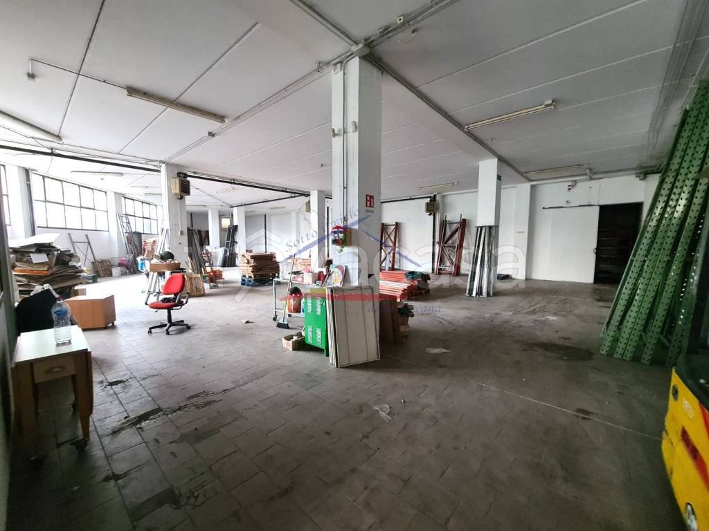 locale commerciale in affitto ad Arezzo in zona Fiorentina