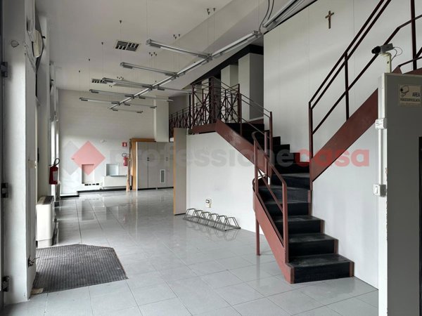 negozio in affitto ad Arezzo