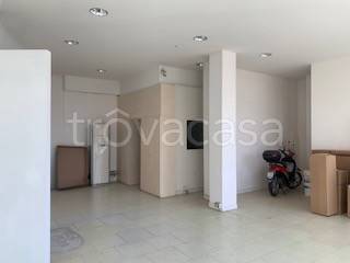 negozio in affitto ad Arezzo in zona Giotto/XXV Aprile