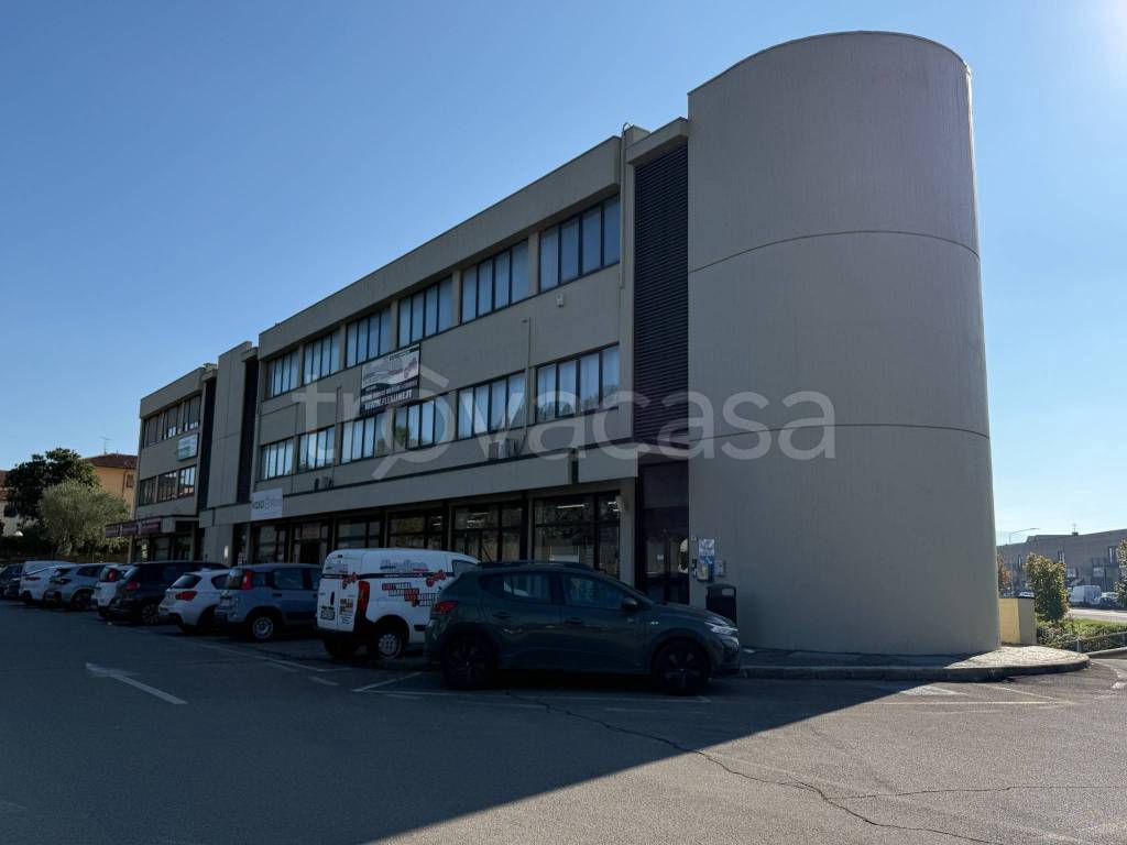 ufficio in affitto ad Arezzo in zona Fiorentina