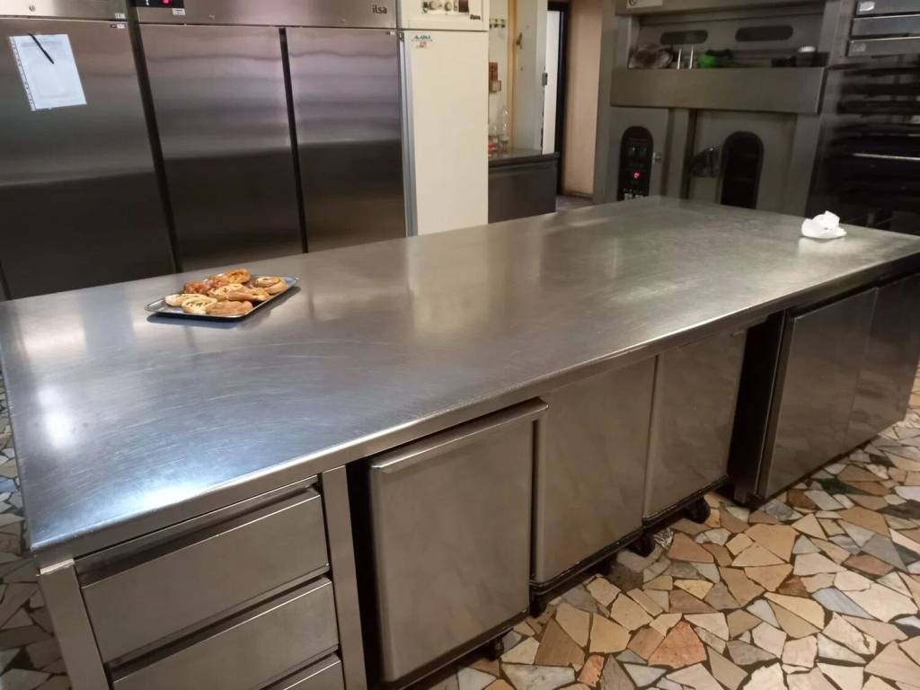 negozio in vendita ad Arezzo in zona Giotto/XXV Aprile