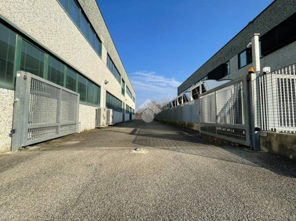 locale commerciale in affitto ad Arezzo in zona Fiorentina