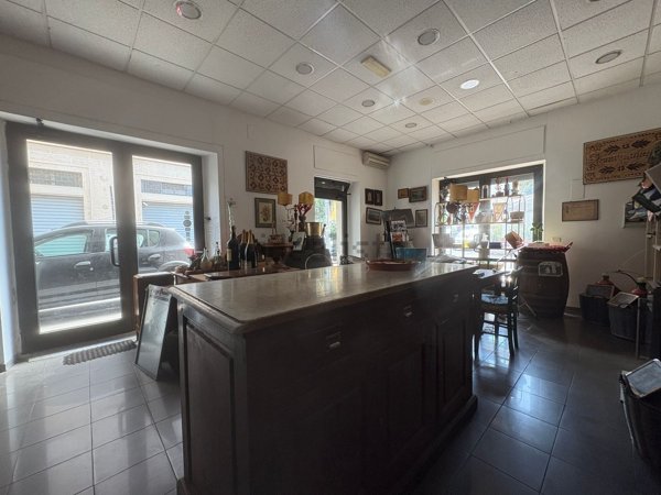 negozio in affitto ad Arezzo