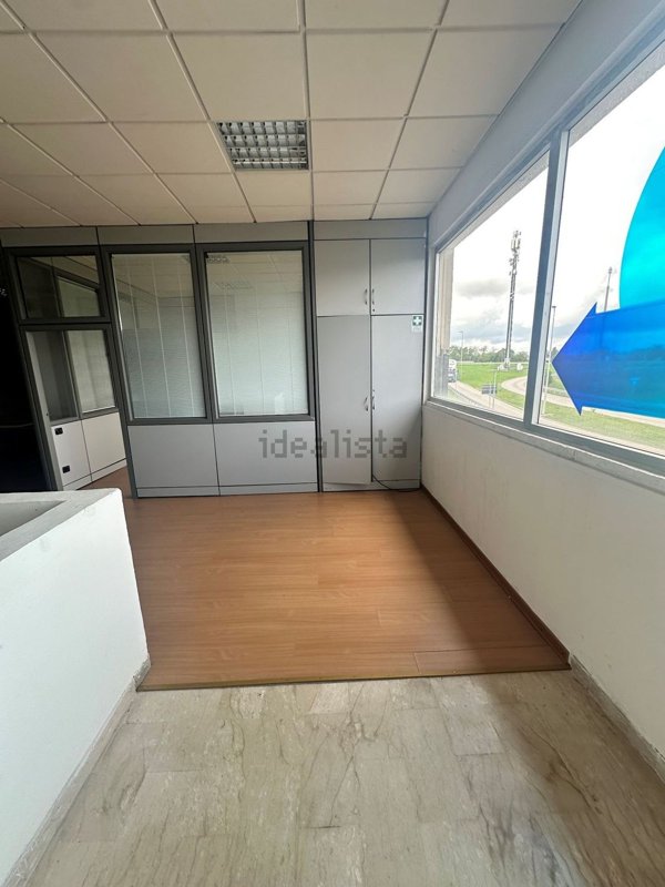 locale commerciale in affitto ad Arezzo in zona San Leo