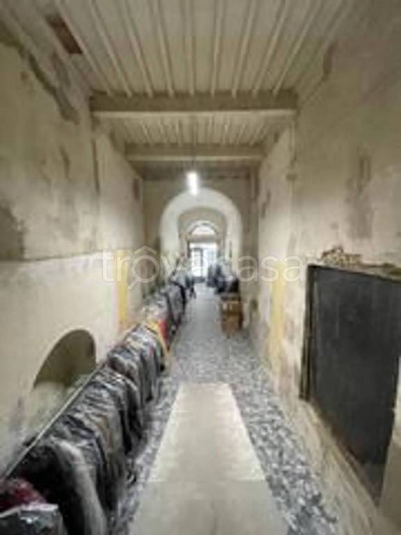 negozio in affitto ad Arezzo in zona Centro Città