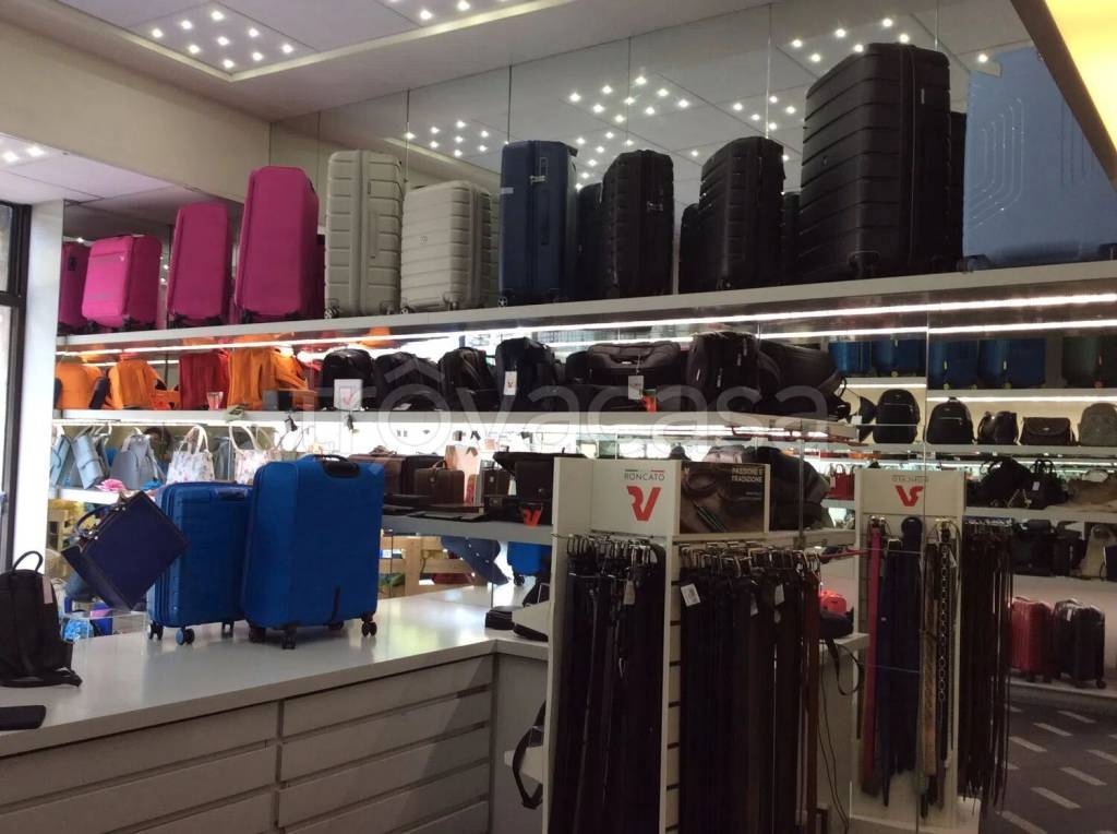 negozio in affitto ad Arezzo