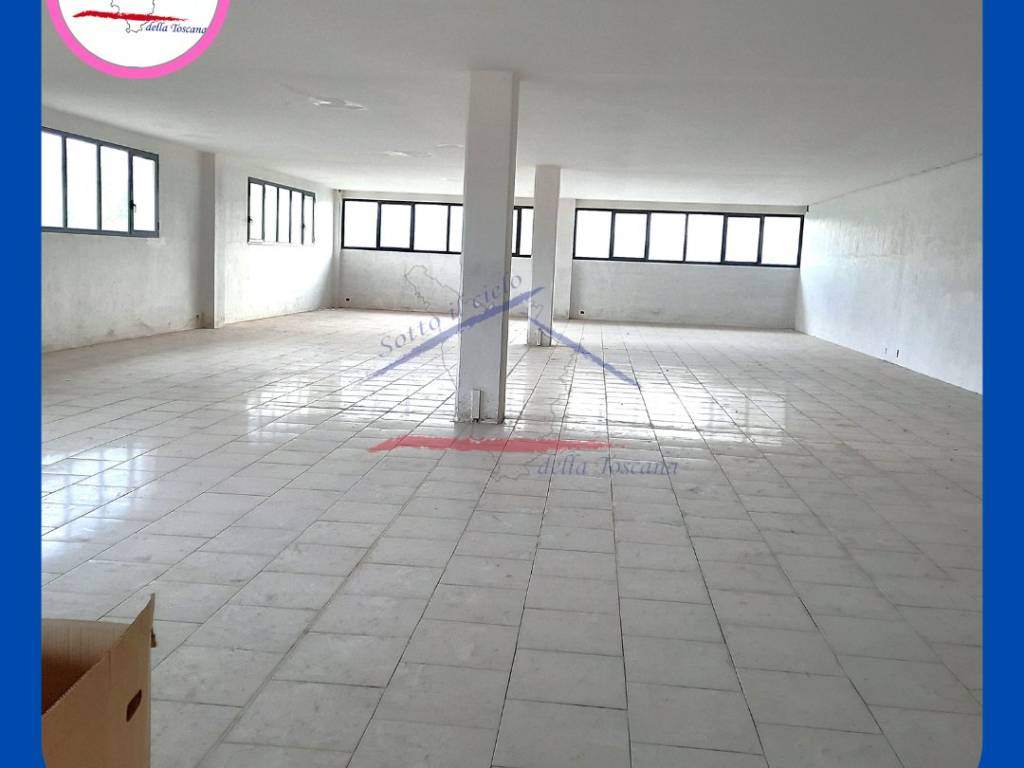 negozio in affitto ad Arezzo