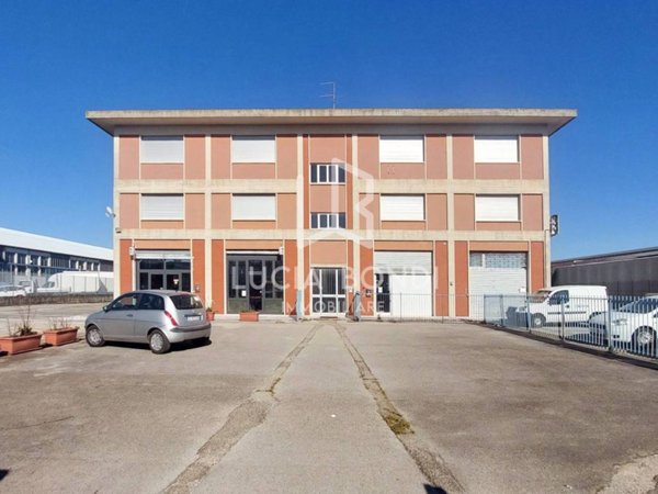 ufficio in affitto ad Arezzo in zona Fiorentina