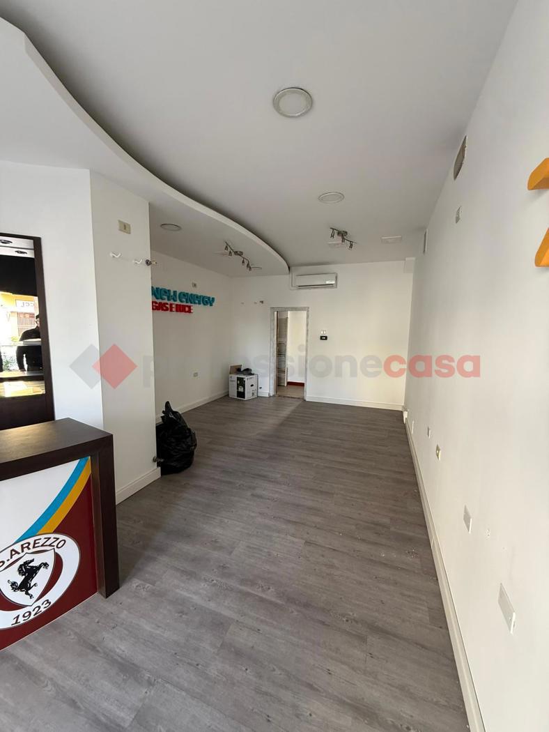 negozio in affitto ad Arezzo in zona Centro Città