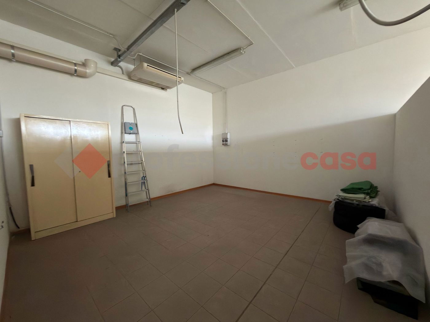 locale commerciale in affitto ad Arezzo