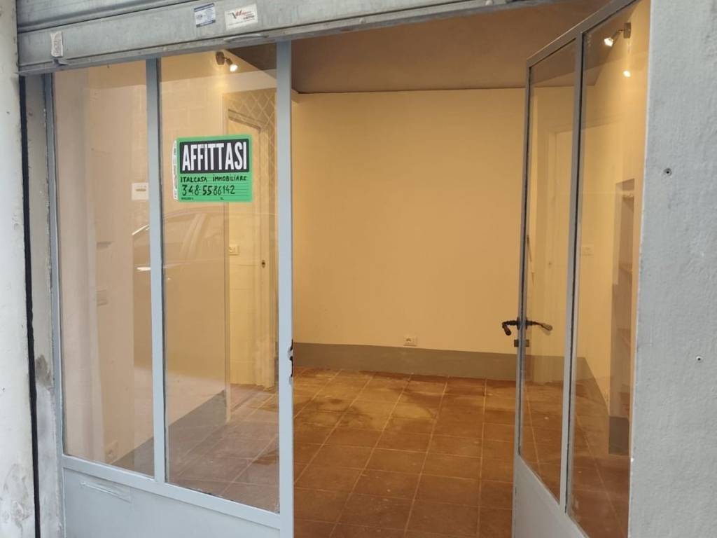negozio in affitto ad Arezzo in zona Centro Città