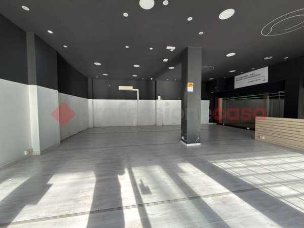 negozio in affitto ad Arezzo in zona Centro Città