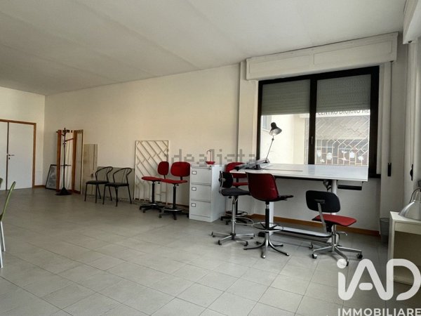 ufficio in affitto ad Arezzo in zona Fiorentina