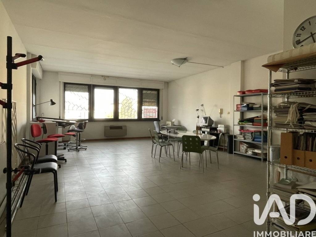 ufficio in affitto ad Arezzo in zona Fiorentina