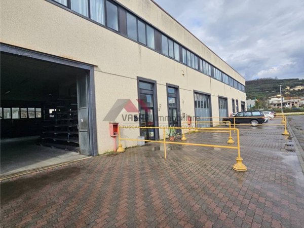 locale commerciale in affitto ad Arezzo in zona Rigutino